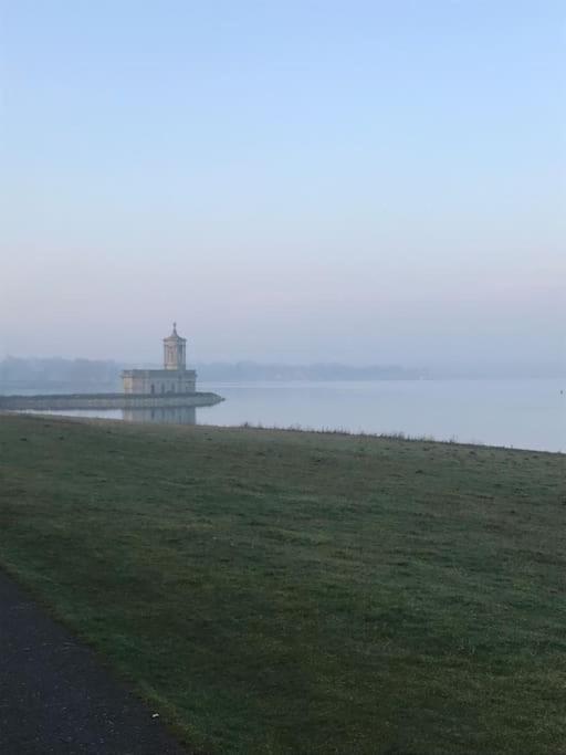 Stunning Location On Rutland Water Villa Empingham Exterior photo