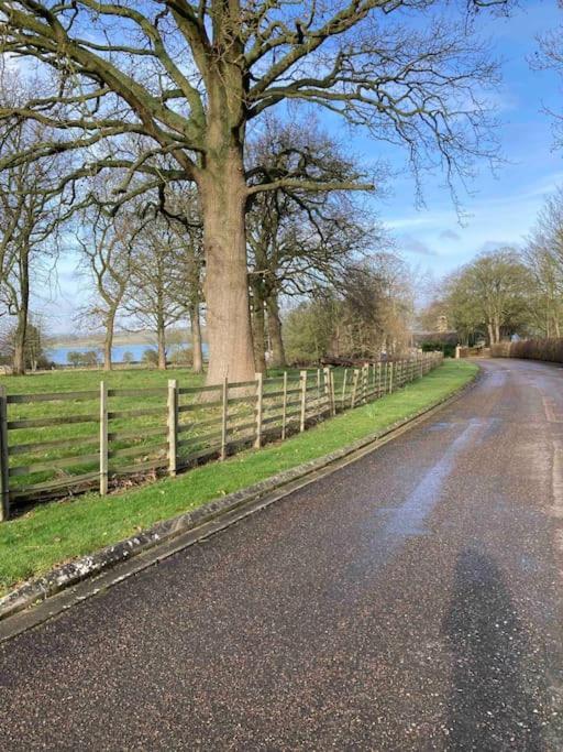 Stunning Location On Rutland Water Villa Empingham Exterior photo